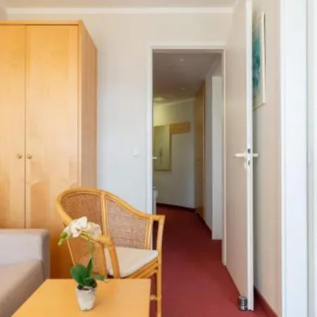 Im 2 Og Mit Balkon In *